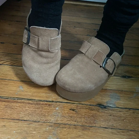 Brown Kawaii Slented Platform Clogs - Picture 2 of 4